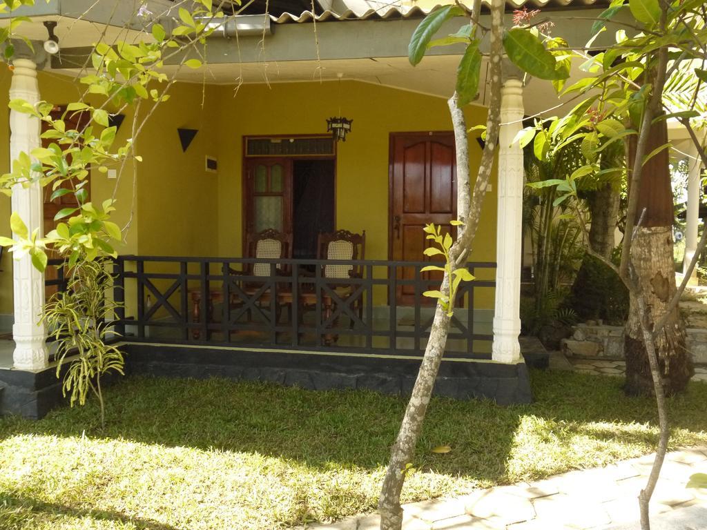 Traveller'S Home Hotel Tissamaharama Ruang foto