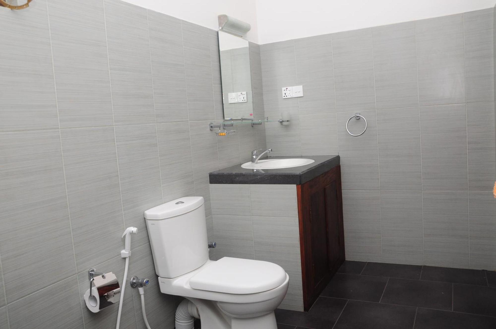 Traveller'S Home Hotel Tissamaharama Ruang foto