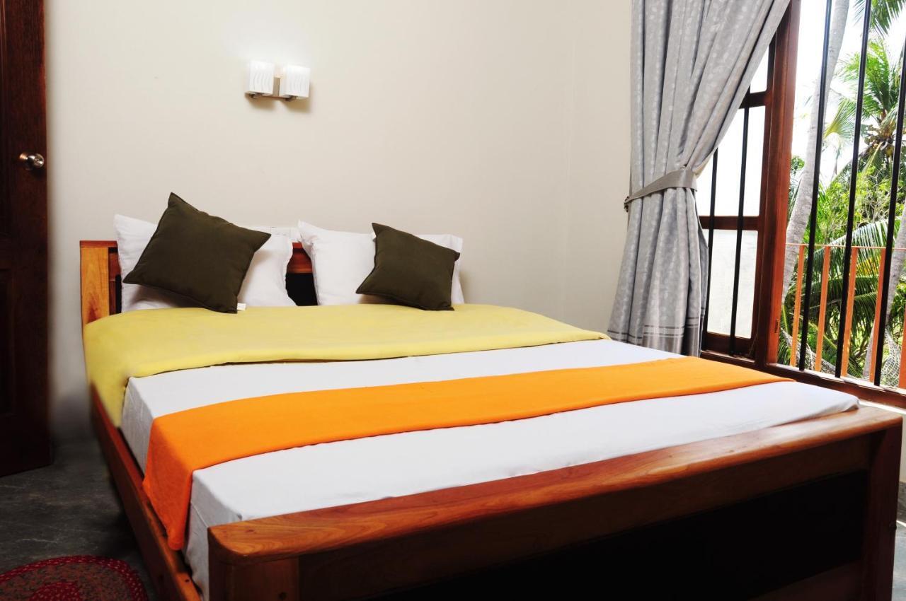Traveller'S Home Hotel Tissamaharama Ruang foto
