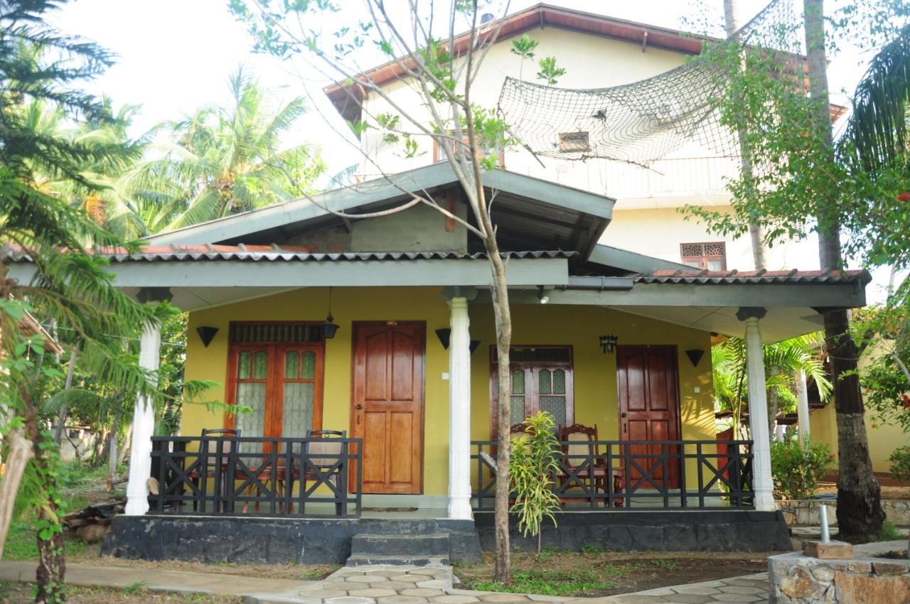 Traveller'S Home Hotel Tissamaharama Ruang foto
